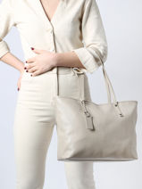 Sac Cabas A4 Caviar Cuir Milano Beige caviar CA19111N-vue-porte