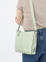 Sac Bandoulire Cow Cuir Basilic pepper Vert cow BCOW38-vue-porte