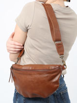 Sac Banane Cow Cuir Basilic pepper Marron cow BCOW54-vue-porte