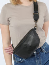 Sac Banane Cow Cuir Basilic pepper Marron cow BCOW55-vue-porte