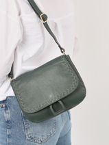 Sac Bandoulire Tradition Cuir Etrier Vert tradition EHER23-vue-porte