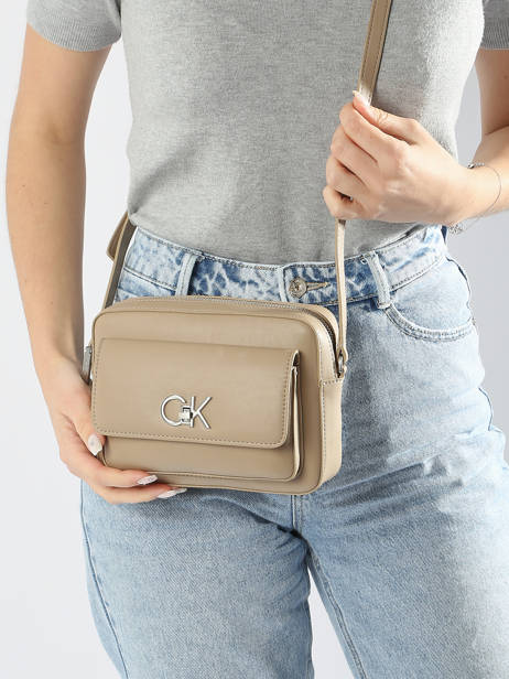 Cross Body Tas Re-lock Gerecycleerd Polyester Calvin klein jeans Beige re-lock K611083 ander zicht 1