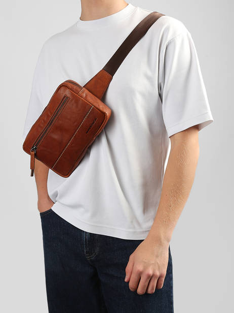 Cross Body Tas Maverick Bruin rough gear MAVRG808 ander zicht 1