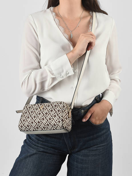 Cross Body Tas Th Grace Gerecycleerd Polyester Tommy hilfiger Bruin th grace AW18864 ander zicht 1